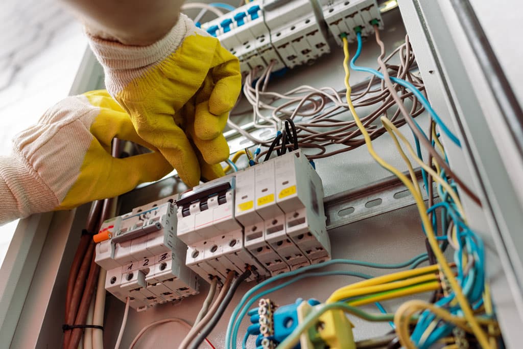 Preguntas frecuentes sobre material eléctrico en Pontevedra